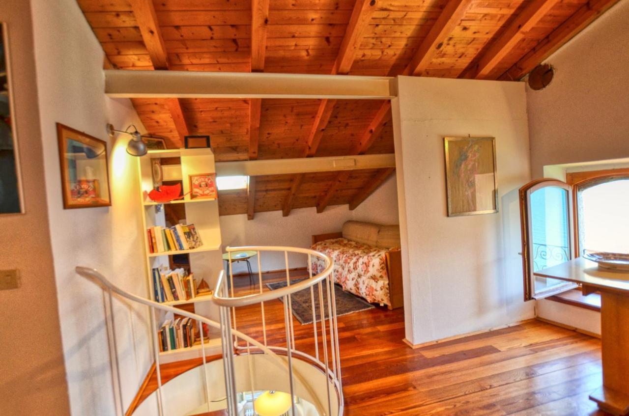 Acqua Vista Medieval Lake View Apartment 산 시로 외부 사진